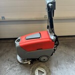 Boen /Scrubmaster machine Hako, B12, rood, bouwjaar 2014